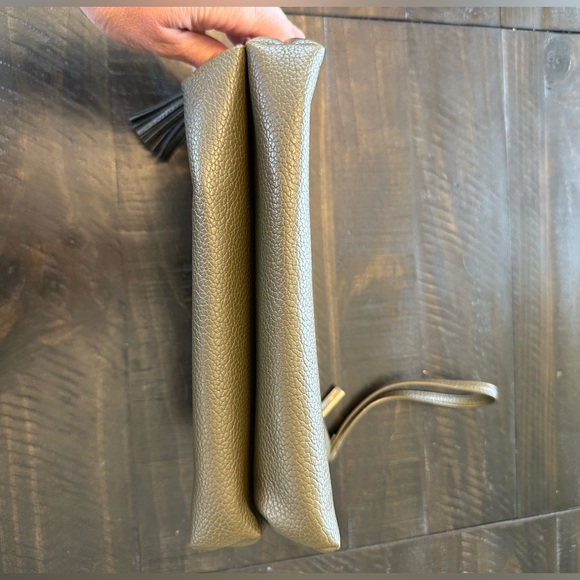 Freshly Picked classic zip pouch in olive green - Picture 7 of 7